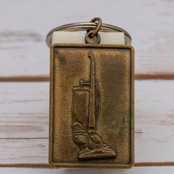 1950's Kirby vacuum cleaner sales award keychain - Picture 1 of 2